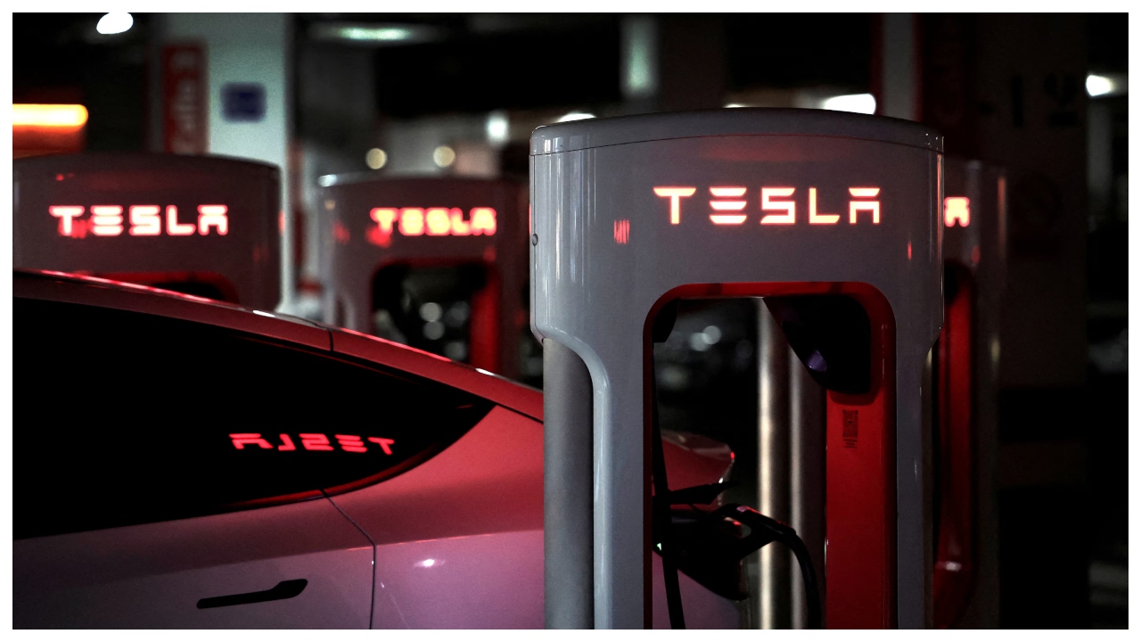 Tesla: investitorii aprobă o plată de 878 miliarde $ pentru Elon Musk