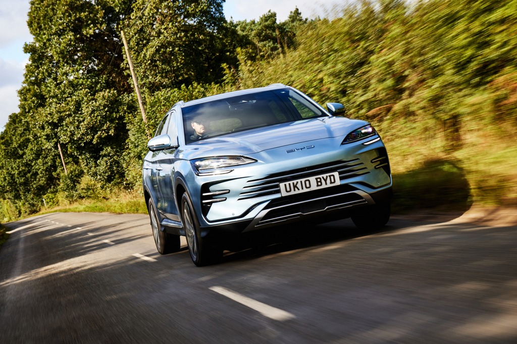 Explozie a vânzărilor de mașini hibride chinezești în Europa